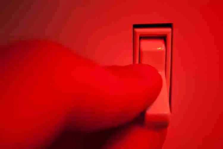 Flipping a light switch: metaphor for TDD's fast feedback